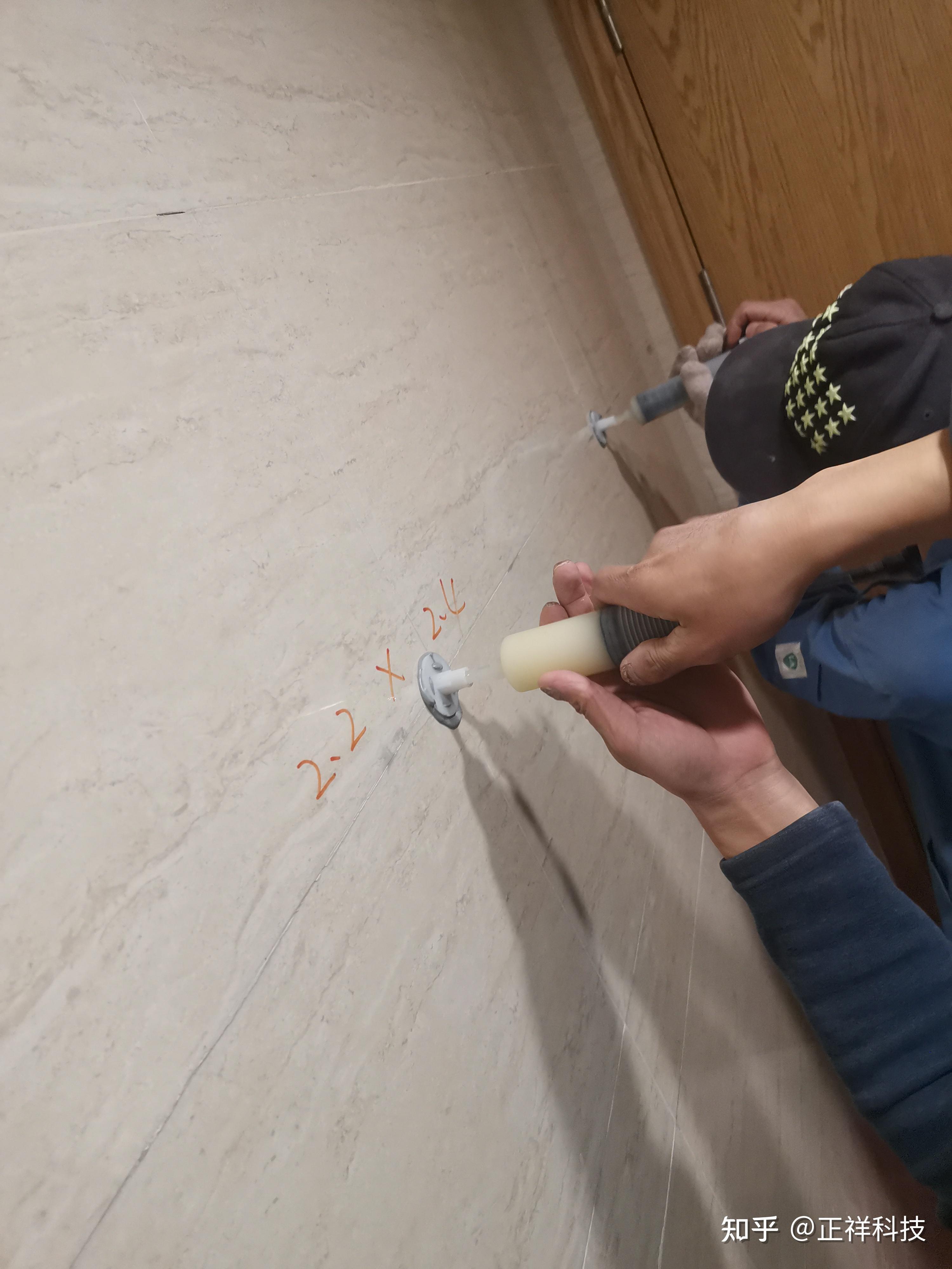 瓷砖空鼓打胶强力粘合剂有用吗知乎视频 瓷砖空鼓打胶强力粘合剂有用吗知乎视频